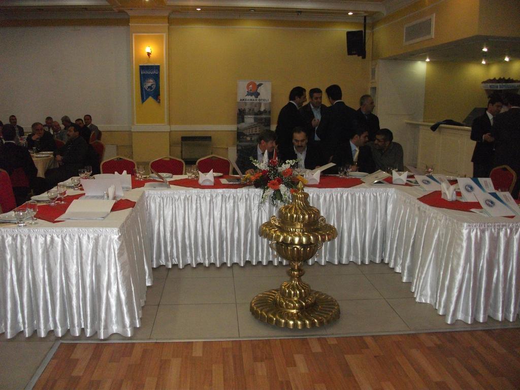 Akdamar Hotel Van Bagian luar foto